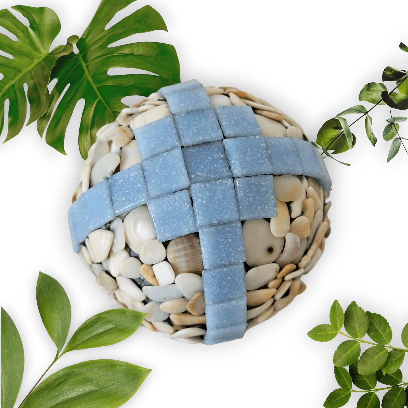 Handgemachte Rosenkugel Muschel blau 8 cm Gartenkugel - Mosaikkasten blau deko